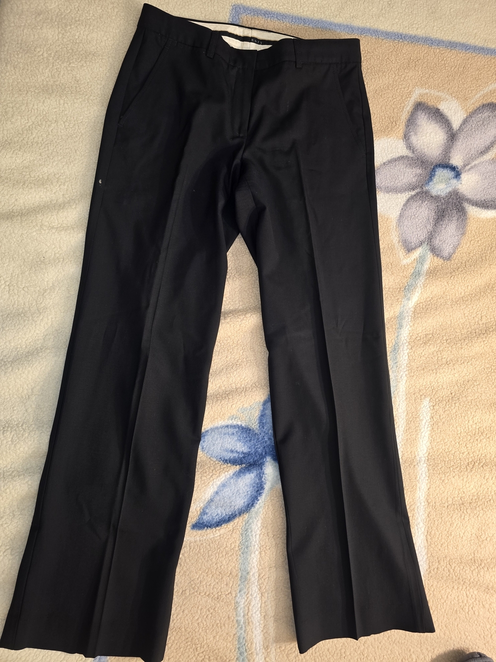 Theory Men's Black Dress Trousers — Classic Tailored Style